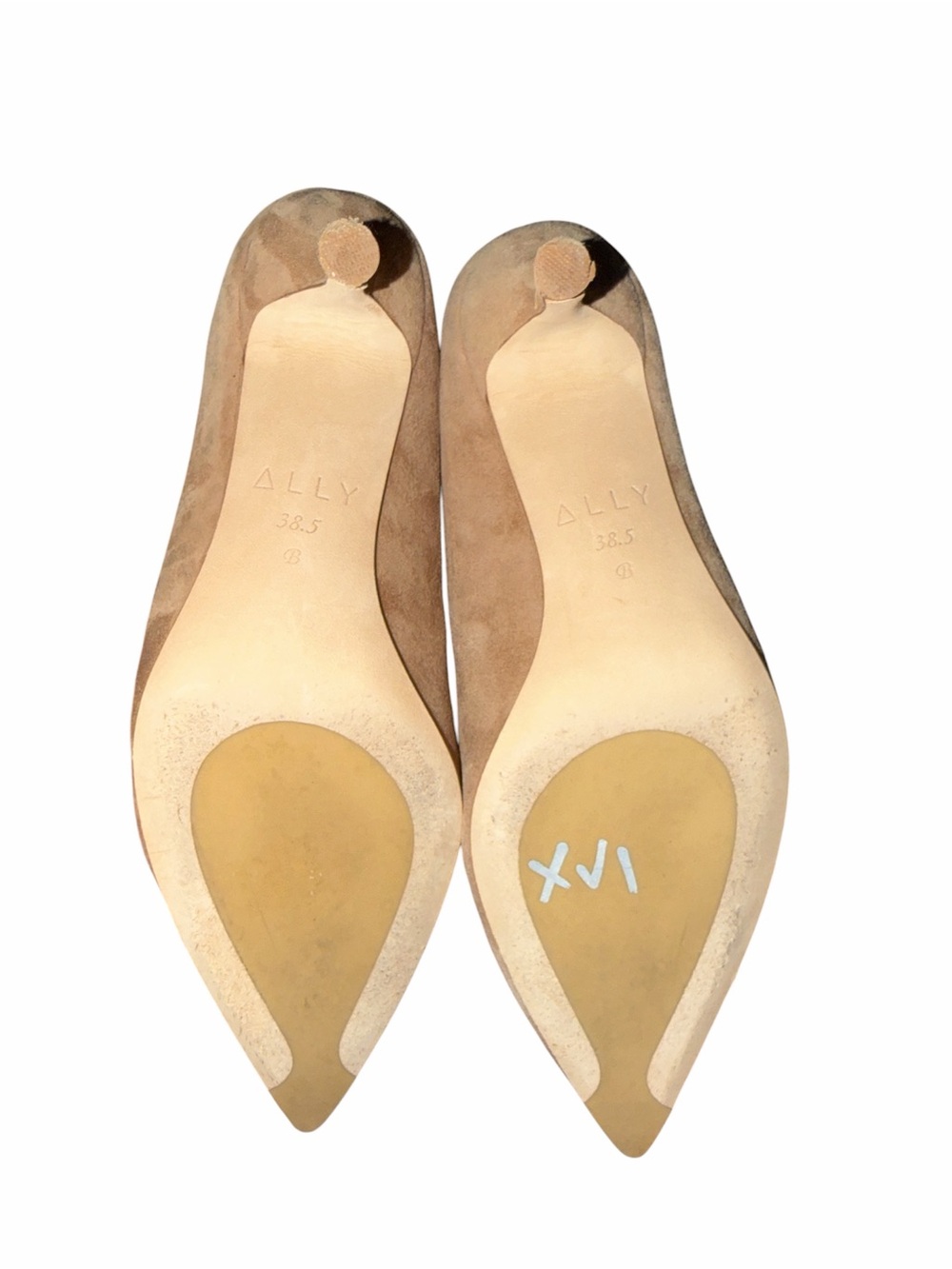 Ally Tenacious Tan Suede Pump - Picture 5 of 6